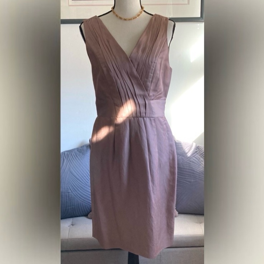 NWOT Banana Republic Cocktail dress v neck, v back Rayon/Linen. Tea Rose. Size 8